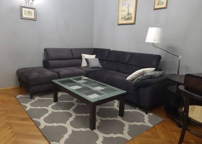 One Bedroom Apartment Next To The Royal Castle In Warsaw By Noclegi Renters