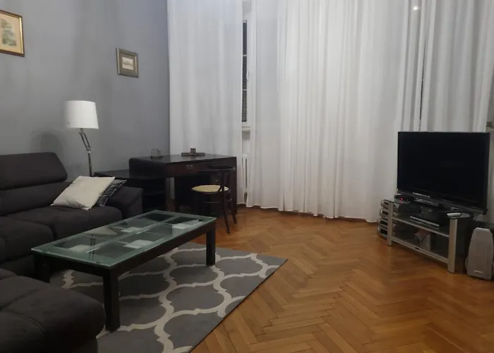 One Bedroom Apartment Next To The Royal Castle In Warsaw By Noclegi Renters