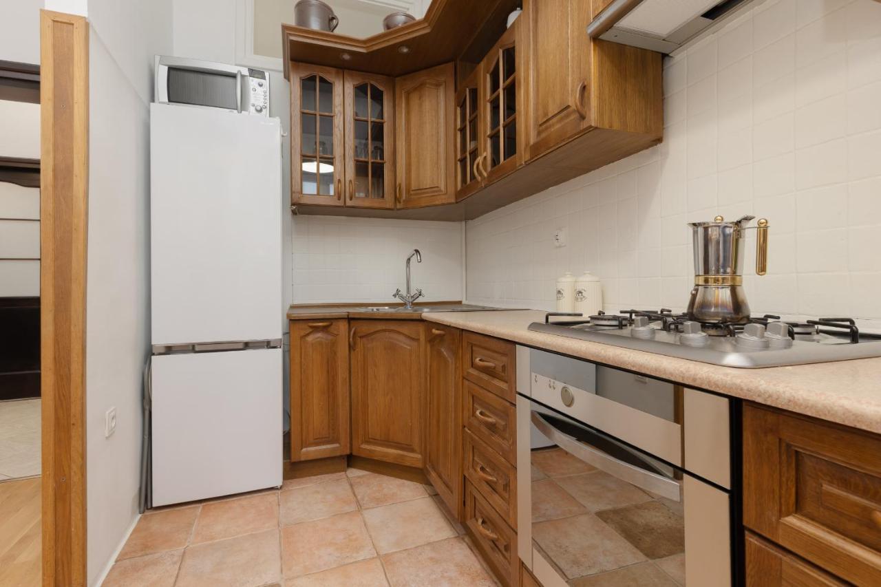 Apartment One Bedroom Next To The Royal Castle In By Renters