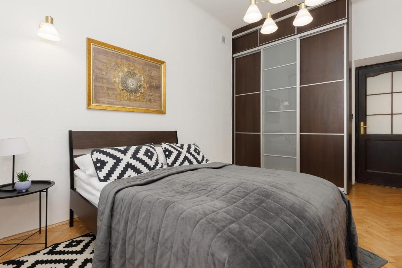One Bedroom Next To The Royal Castle In By Renters *