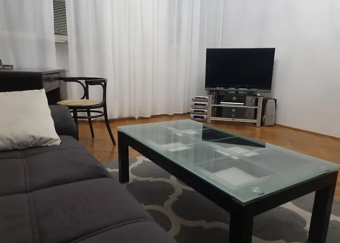 One Bedroom Apartment Next To The Royal Castle In Warsaw By Noclegi Renters